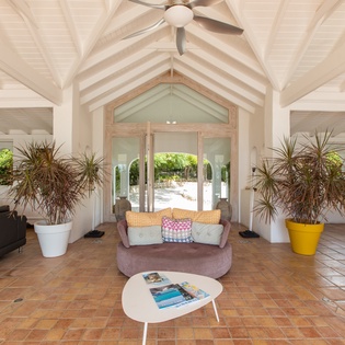 living-room-belle-fontaine-track5