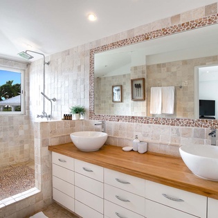 38-SoleLuna-Bathroom2