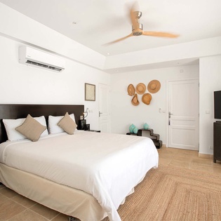 36-SoleLuna-Bedroom2