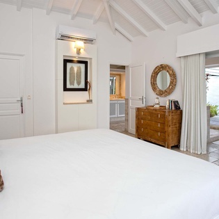 30-SoleLuna-Bedroom1