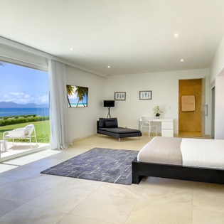 bedroom-1-le-bleu-track1