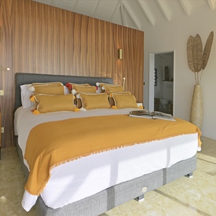 guest-bedroom-2-secret-garden-track2
