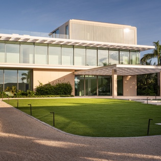 exterior-view-beach-the-reserve-villa-1-track2