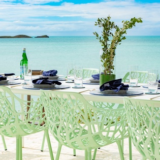 exterior-villa-bristol-breeze-track14