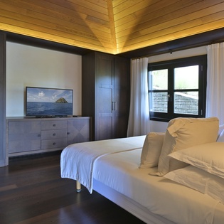 bedroom-4-silver-rainbow-track2