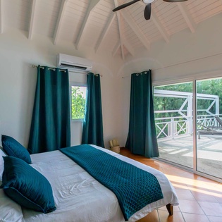 guest-bedroom-1-polo-track2