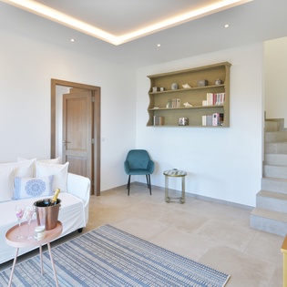 guest-house-living-room-vogue-track1