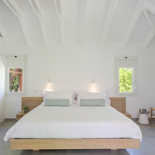 bedroom-2-les-sables-track2