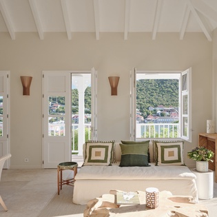 living-room-avee-track3