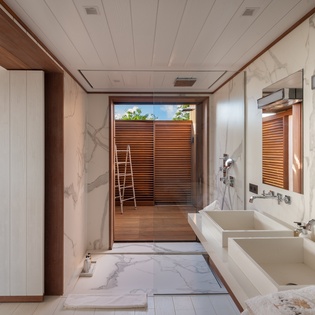 bathroom-2-aura-track1