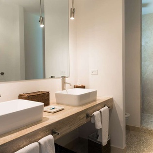 Bathroom at PIE BDV, Beachfront/Cupecoy, St. Martin
