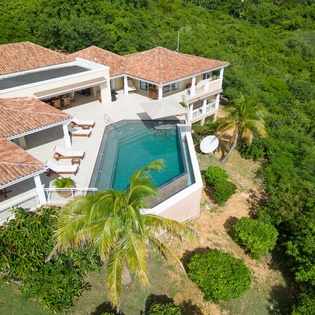1-exterior-villa-sea-vous-play-track4