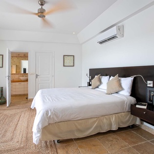 34-SoleLuna-Bedroom2