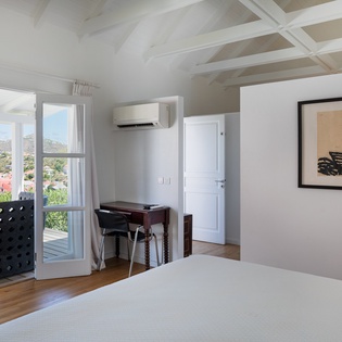 bedroom-2-angelina-track1