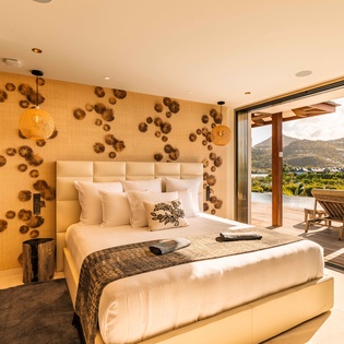 guest-bedroom1-tourmaline-track3