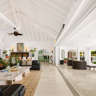 16-PetitePlage4-LivingRoom