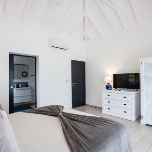 bedroom-1-arawak-track3