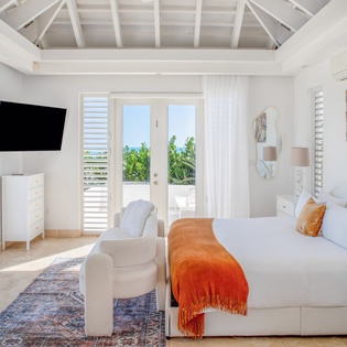 bedroom-1-lidija-house-at-the-pearls-track3