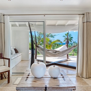 outdoor-living-la-pinta-track1