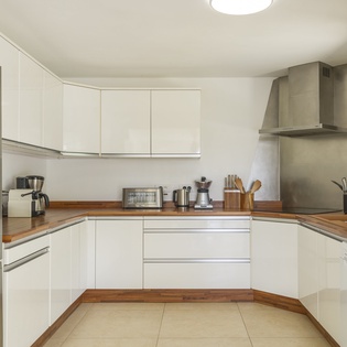kitchen-la-roche-dans-i-eau-track1