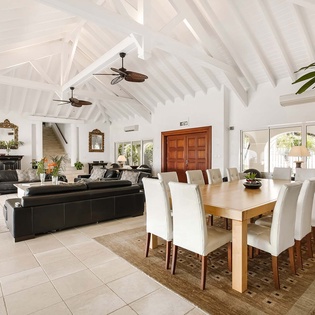 15-PetitePlage4-LivingRoom