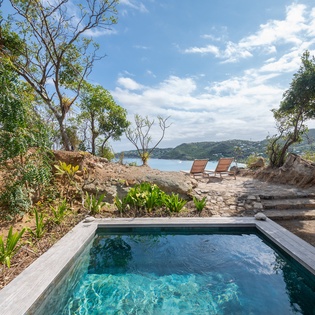 exterior-nanou-track1