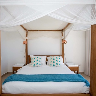 21-Aqua-Bedroom2
