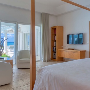 30-PetitePlage5-Bedroom2