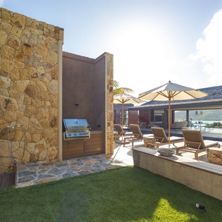 exterior-1-maud-track11