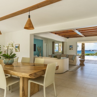living-dining-room-la-roche-dans-i-eau-track1