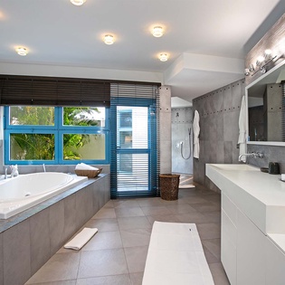 21-LesPalmiersBleus_Bathroom1