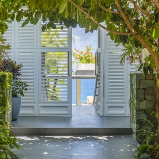 mudroom-entryway-roxane-track1