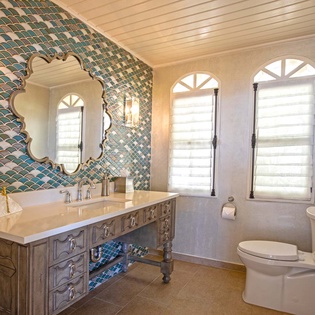 043-Powder Room