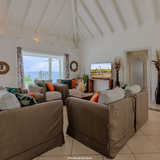 living-room-ushuaia-track2