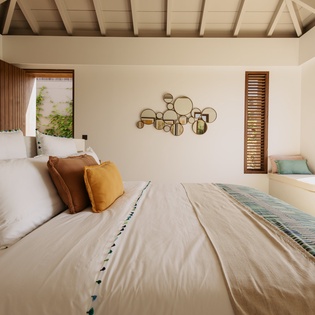 bedroom-2-aqualis-track2