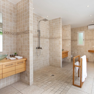 bathroom-2-encore-track3