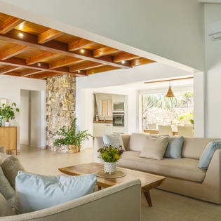 living-dining-room-la-roche-dans-i-eau-track4