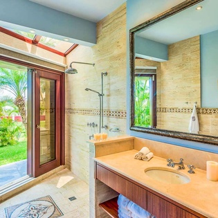 Bathroom at PIE CDP, Beach Side/Baie Longue, St. Martin