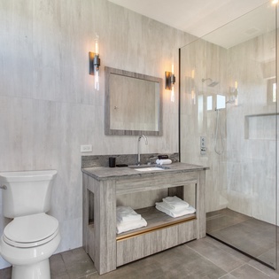 bathroom-2-reve-noir-track1