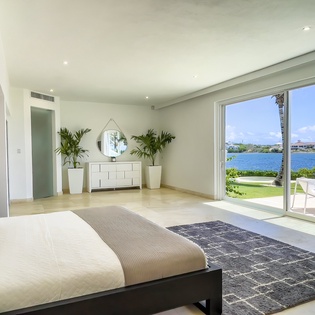 bedroom-1-le-bleu-track2