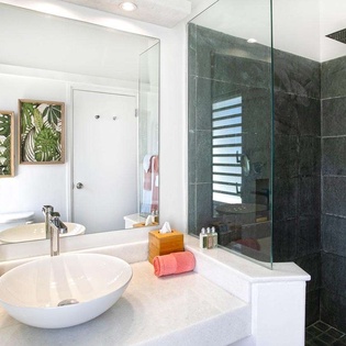 Bathroom at PIE LIB, Beach Side/Baie Rouge, St. Martin