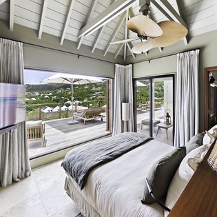 bedroom-clyde-track1