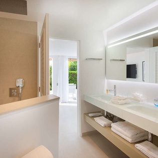 Bathroom at WV LLA, St. Jean, St. Barthelemy