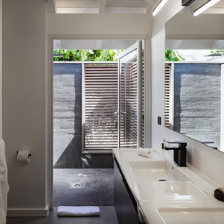 bathroom-1-avalon-track1