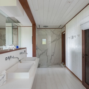 bathroom-5-aura-track1
