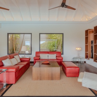 living-room-la-maison-rouge-track2