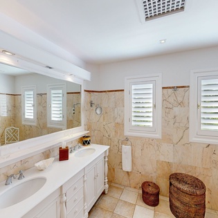guest-bathroom2-mustique-track1