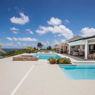 exterior-dream-in-blue-track6