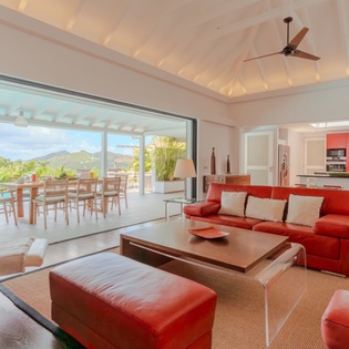 living-room-la-maison-rouge-track1