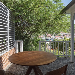 bungalow-terrace-gustavia-view-track2